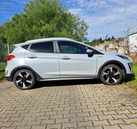 Ford Fiesta cena 52300 przebieg: 109000, rok produkcji 2018 z Lubań małe 106